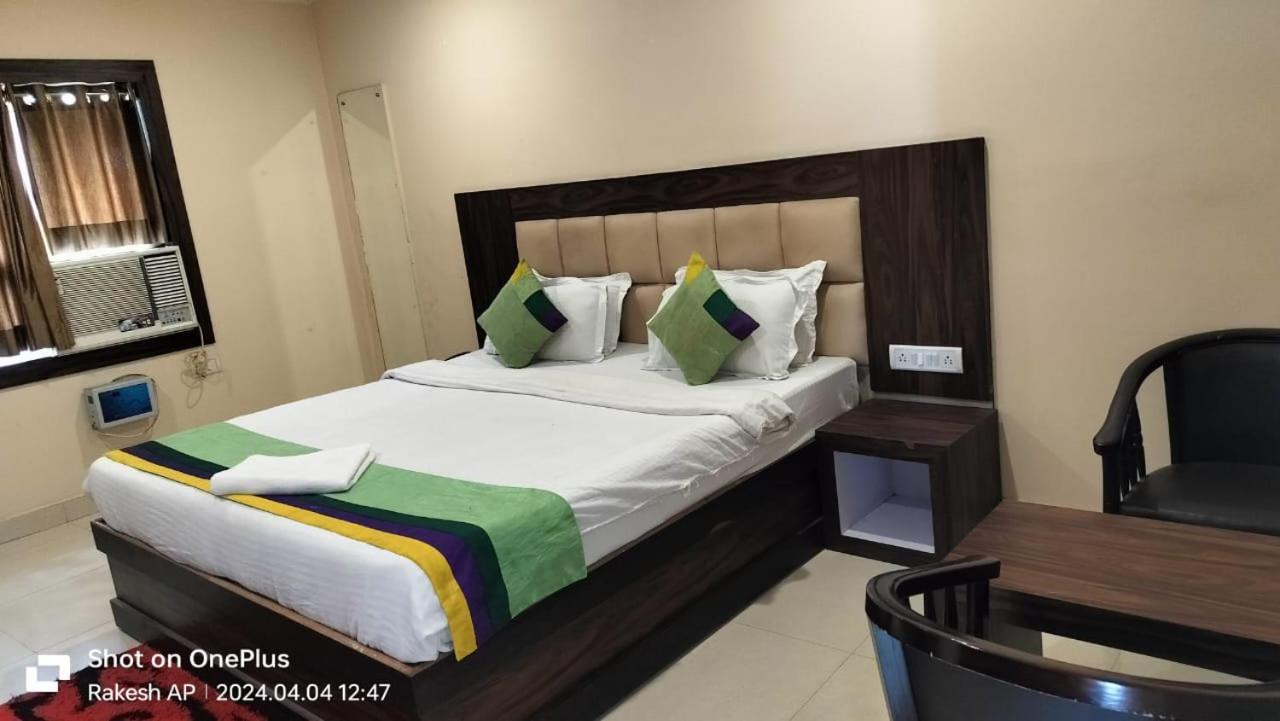 Hotel Paradise Convention Bhubaneswar Dış mekan fotoğraf